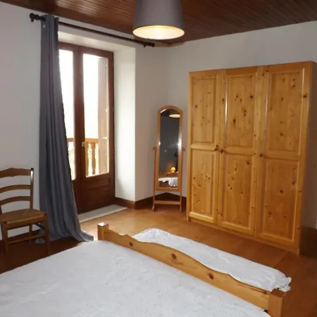 Au Calme Avec Jardin Pres Des Volcans D'auvergne, 2 Chambres, Proche Activites Nature, Animaux Admis - Fr-1-742-426 Saint-Etienne-de-Chomeil