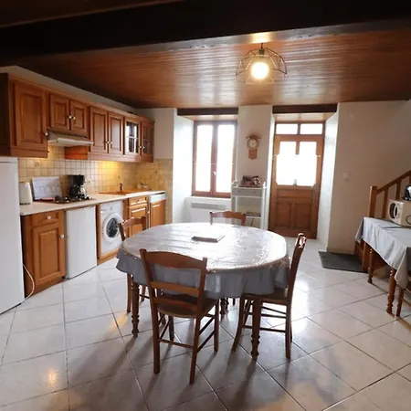 Au Calme Avec Jardin Pres Des Volcans D'auvergne, 2 Chambres, Proche Activites Nature, Animaux Admis - Fr-1-742-426 * Saint-Etienne-de-Chomeil