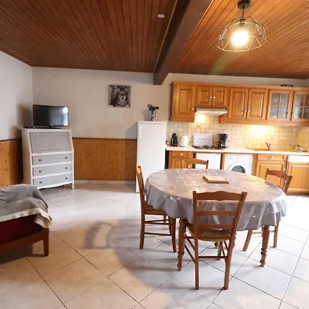 Au Calme Avec Jardin Pres Des Volcans D'auvergne, 2 Chambres, Proche Activites Nature, Animaux Admis - Fr-1-742-426 Tatil Evi *